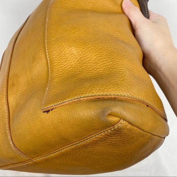 Sundance Leather Slouch Zip Top Tote - Picture 6 of 11